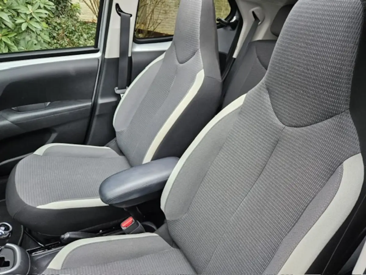1.0 VVT-i x-joy cabrio Apple Carplay/Android Auto
