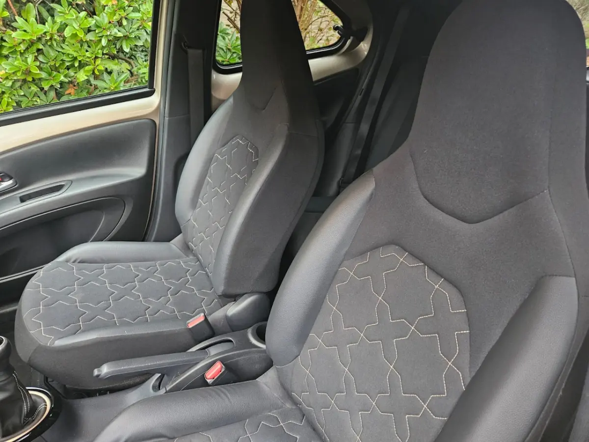 1.0 VVT-i MT Envy Navi/Clima/NLAuto
