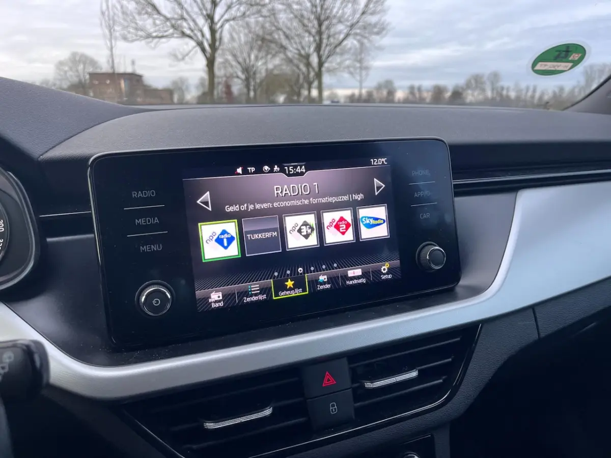1.0 TSI Sport Business , DSG , Camera