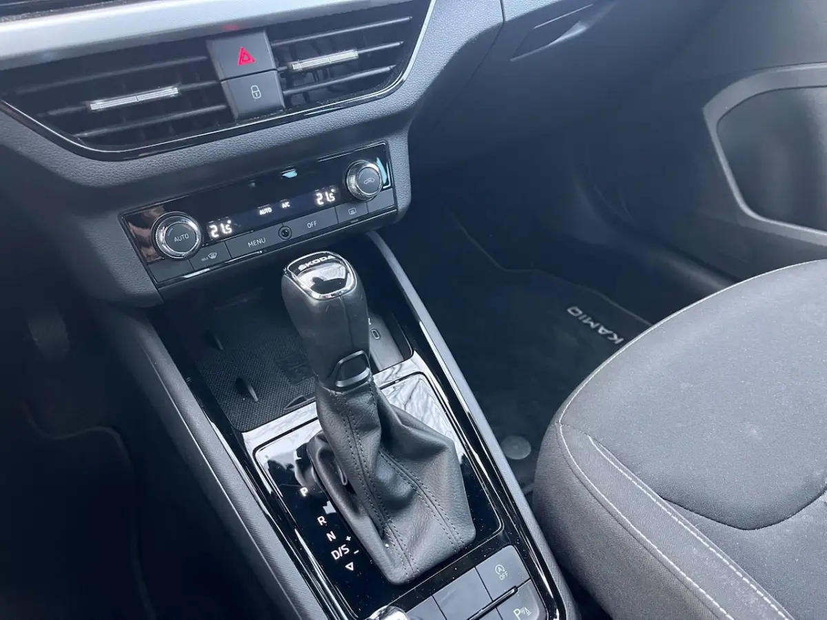 1.0 TSI Sport Business , DSG , Camera