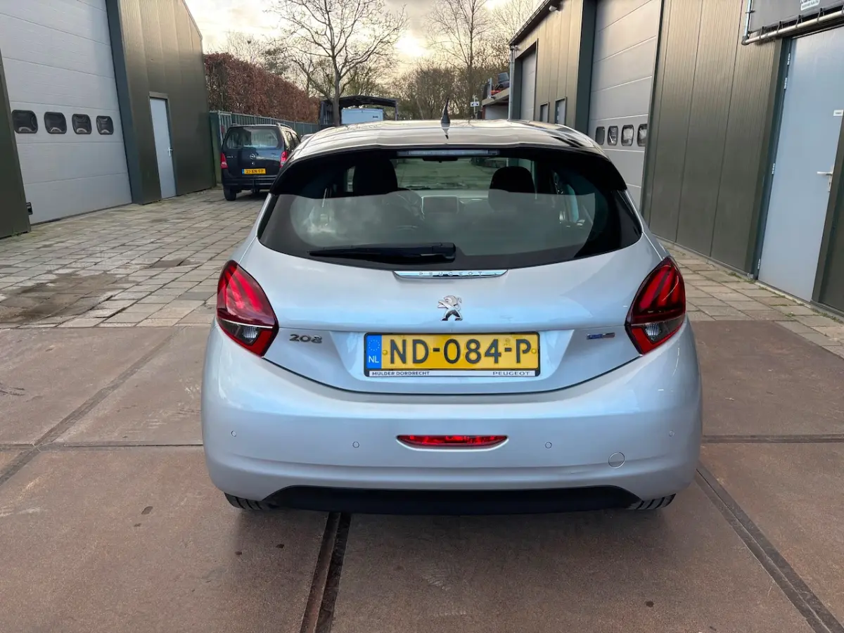 1.2 Blue Lion Airco Cruise Navi Nw Distributie