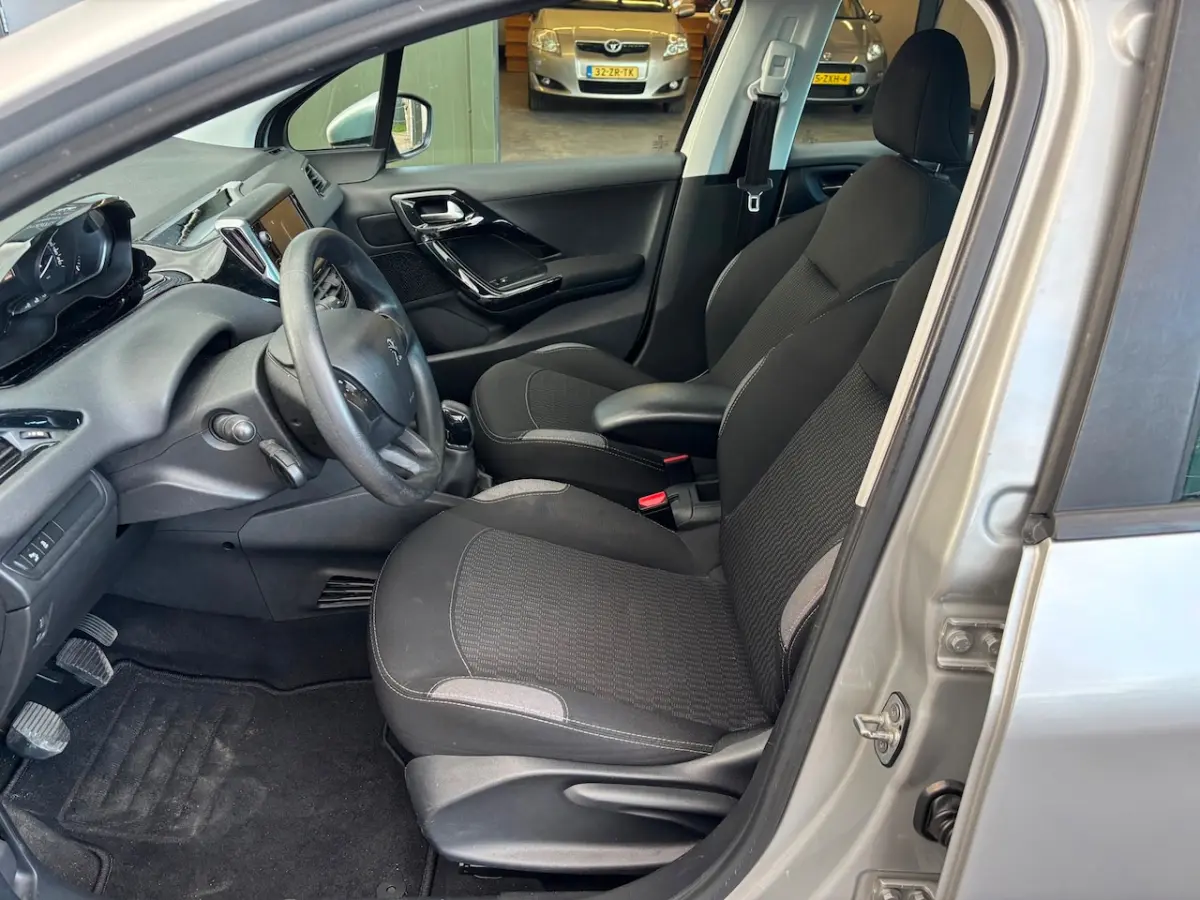 1.2 Blue Lion Airco Cruise Navi Nw Distributie