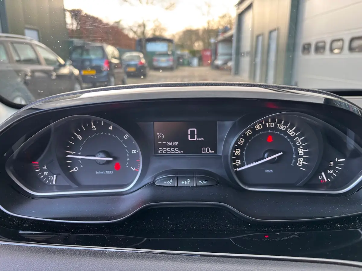 1.2 Blue Lion Airco Cruise Navi Nw Distributie