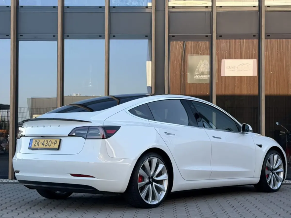 PERFORMANCE 462 PK AWD 75 KWH | ORIG. NL | 20 INCH | Autopilot