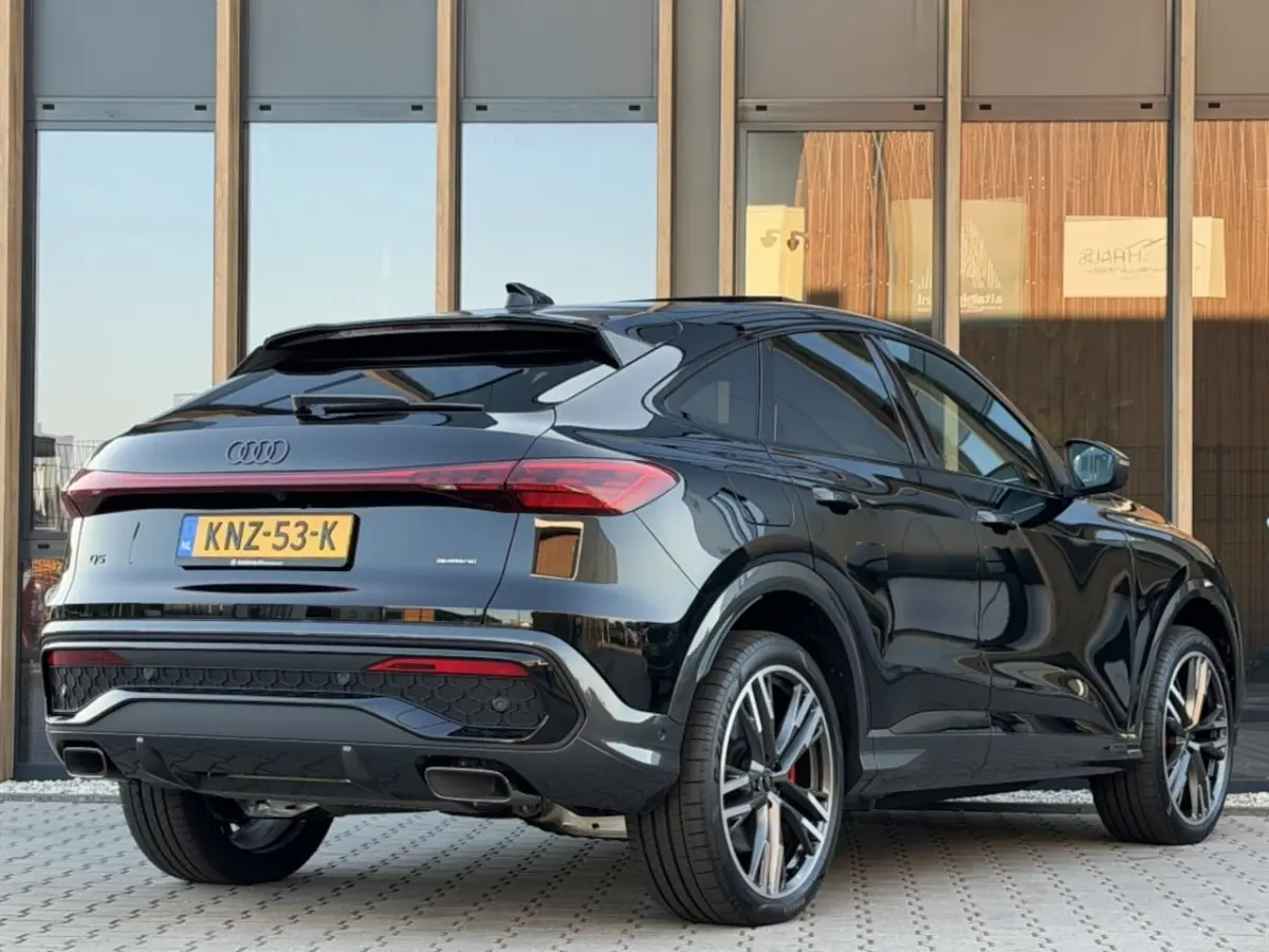 2.0 TFSI e-hybrid quattro S edition Competition, 370PK | Pano |