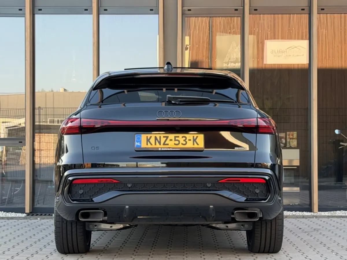 2.0 TFSI e-hybrid quattro S edition Competition, 370PK | Pano |