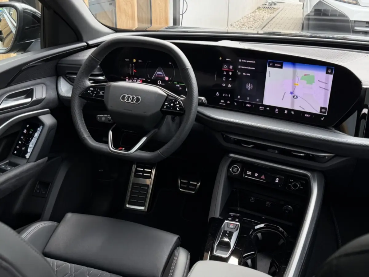 2.0 TFSI e-hybrid quattro S edition Competition, 370PK | Pano |