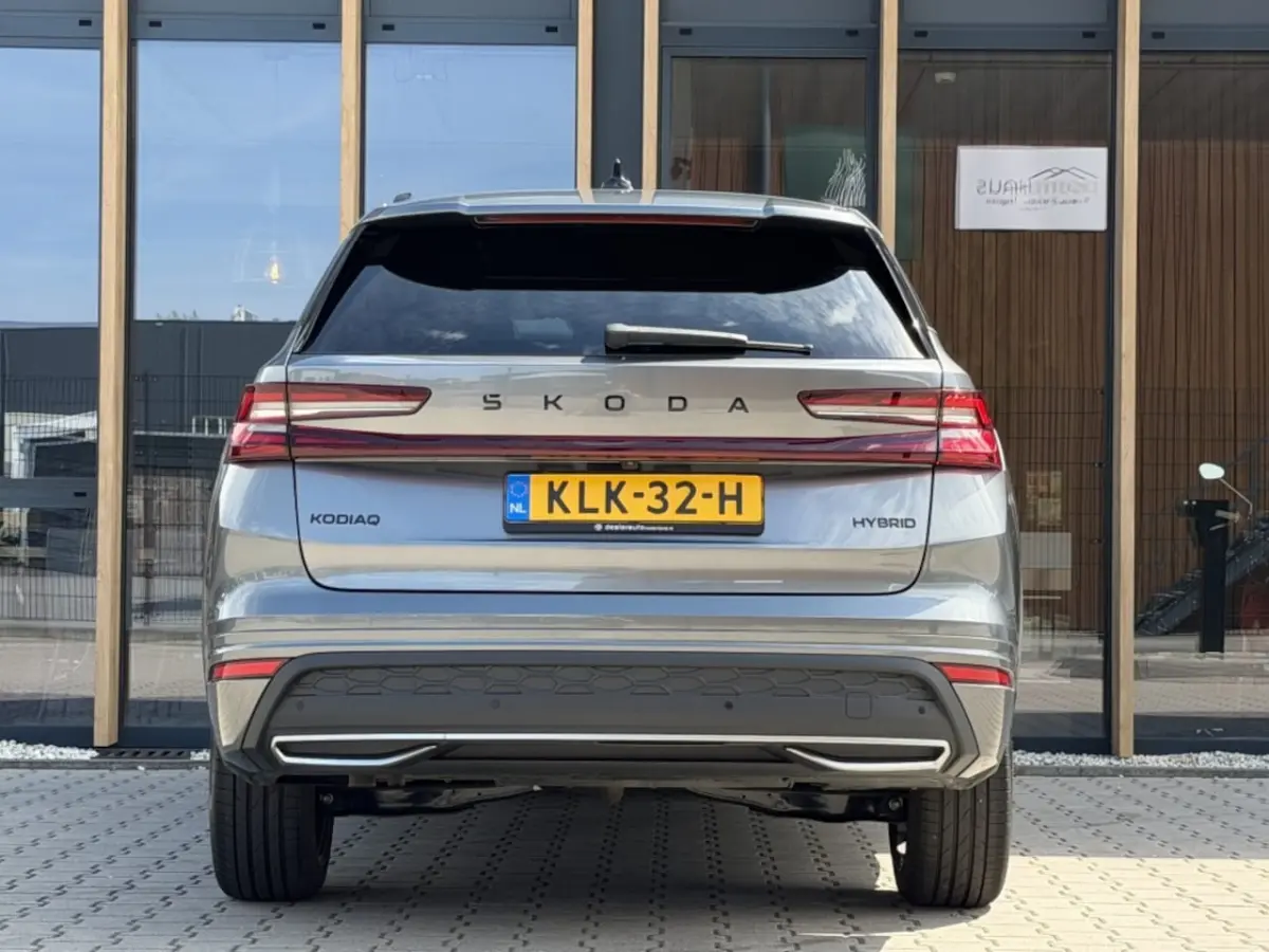 1.5 TSI MHEV Sportline Business 7p 150PK DSG Panoramadak | Trekh