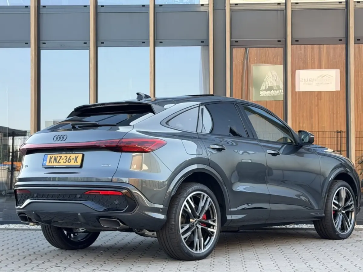2.0 TFSI e-hybrid quattro S edition Competition, 370PK | Pano |