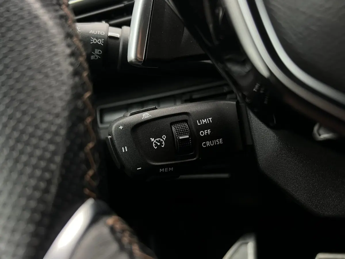 1.2 PureTech GT-Line CAMERA | 7 PERSOONS | TREKHAAK | CARPLAY |