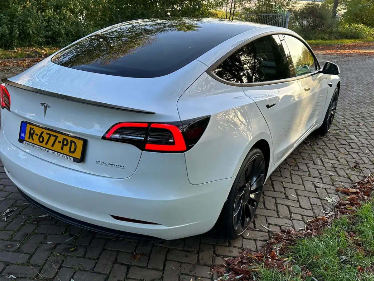 Performance 513 pk Carplay , autopilot 1 Eig. 32000 km b.j. 3-2021 20"lm sfeerverl. velgen