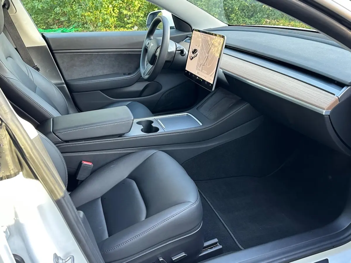 Performance 513 pk Carplay , autopilot 1 Eig. 32000 km b.j. 3-2021 20"lm sfeerverl. velgen