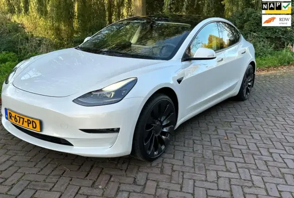 Performance 513 pk Carplay , autopilot 1 Eig. 32000 km b.j. 3-2021 20"lm sfeerverl. velgen