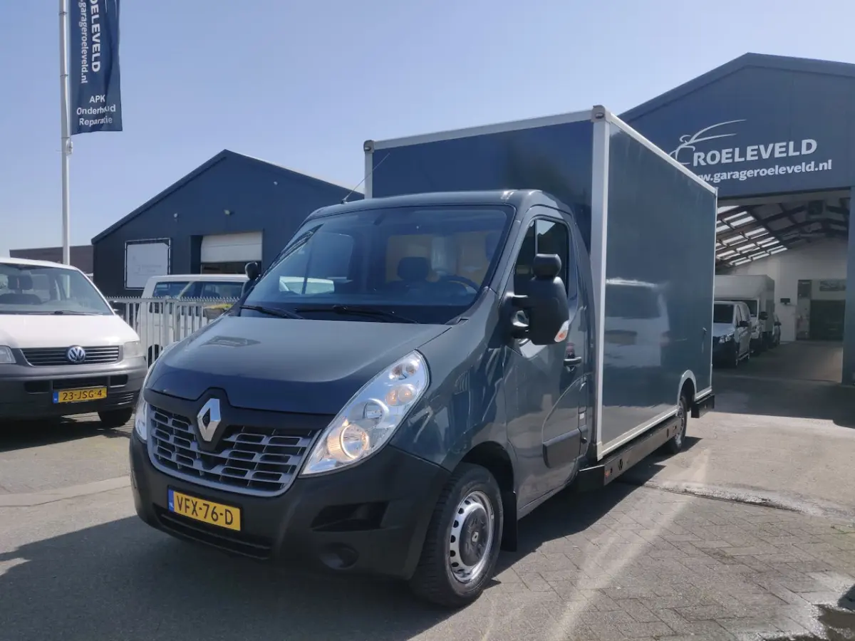 T35 2.3 dCi Bakwagen / LOWLINER Autom