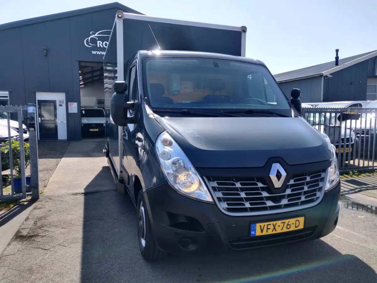 T35 2.3 dCi Bakwagen / LOWLINER Autom