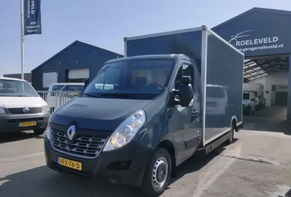T35 2.3 dCi Bakwagen / LOWLINER Autom