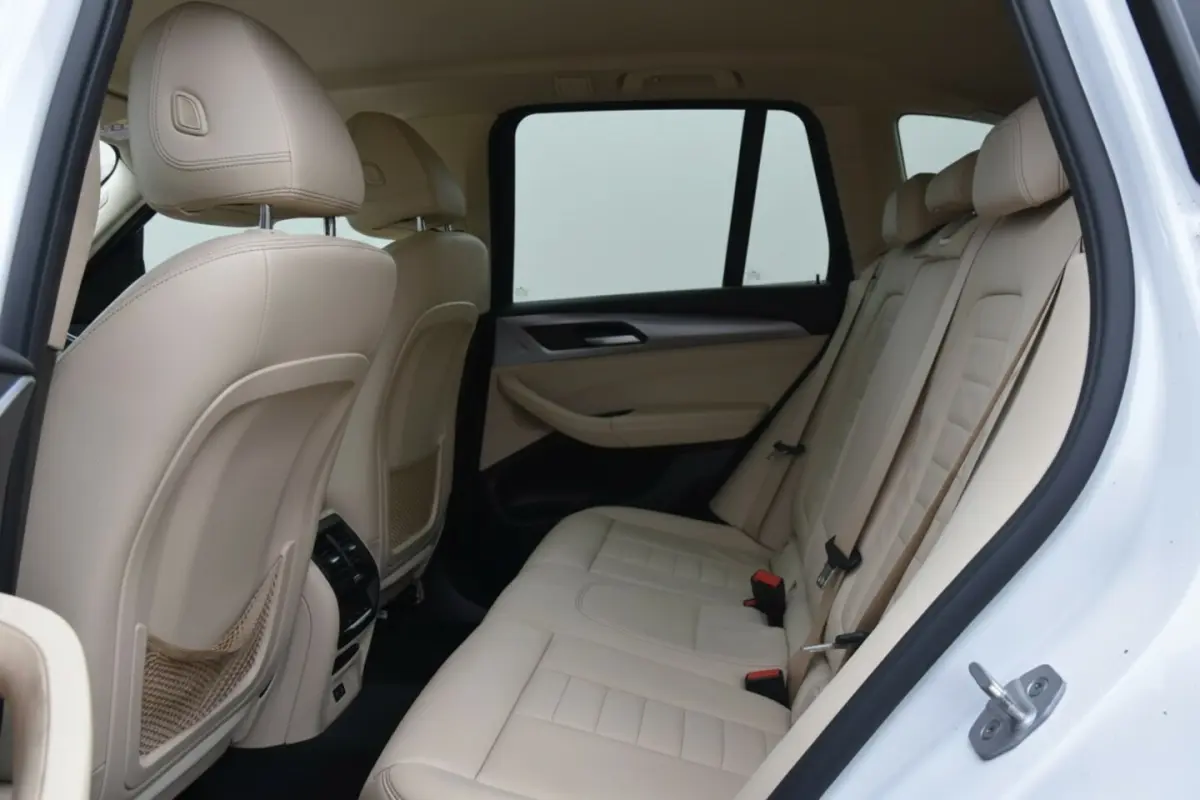 xDrive20i High Executive Edition | 20"LMV | TREKHAAK