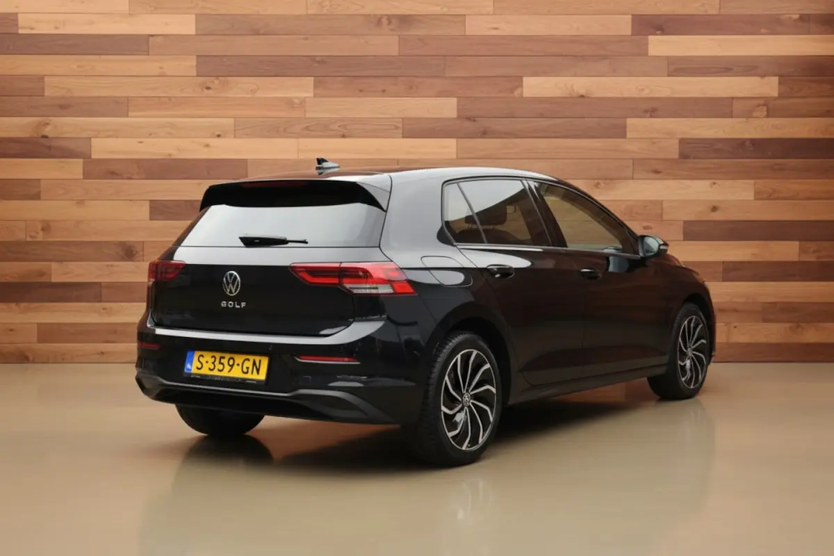 1.0 TSI Life | 17" LMV | LOUNGE PAKKET