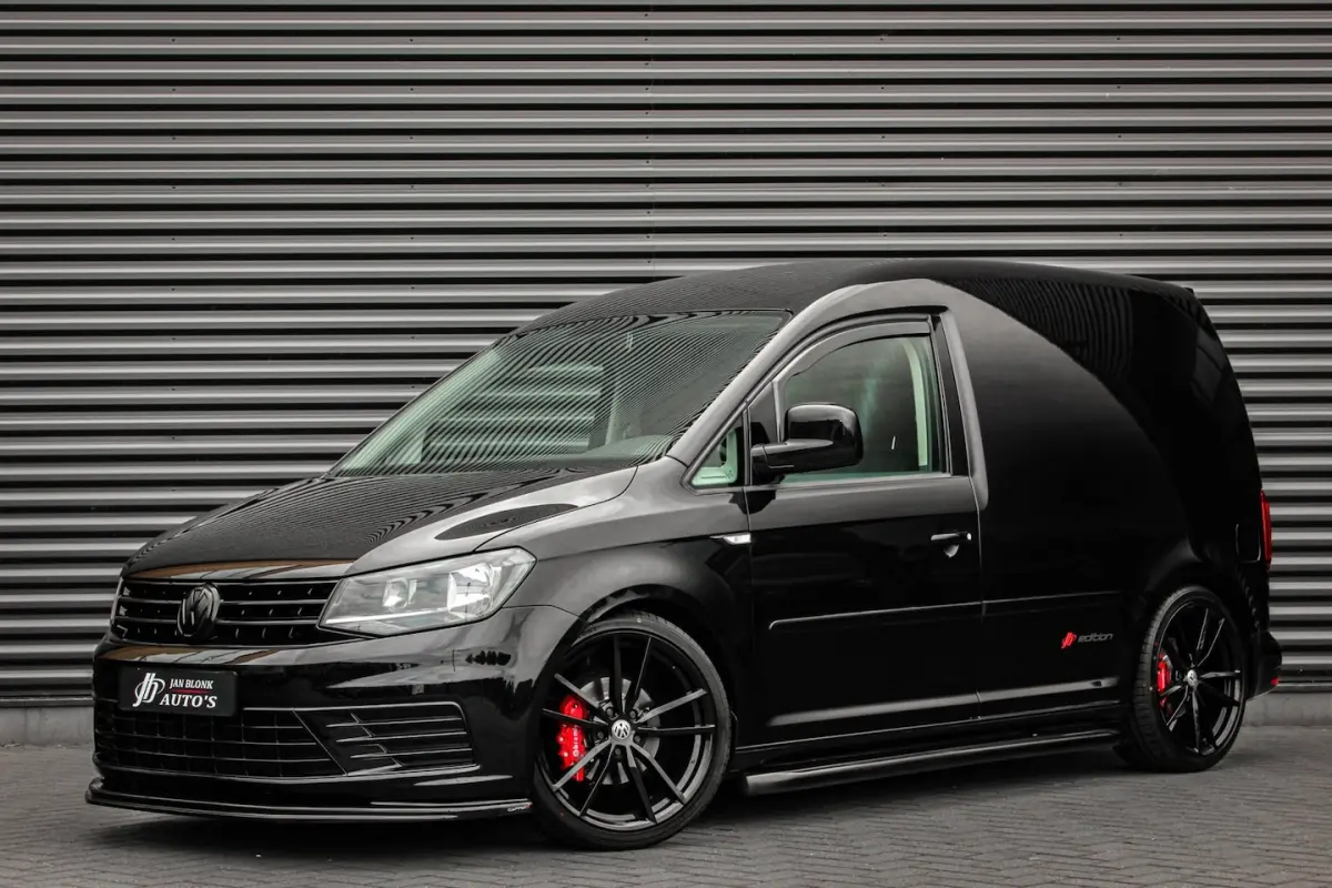 2.0 TDI 185PK JB- EDITION MARGE BTW VRIJ/ FULL BLACK / SCHROEFSET / LEDEREN BEKLEDING / NI