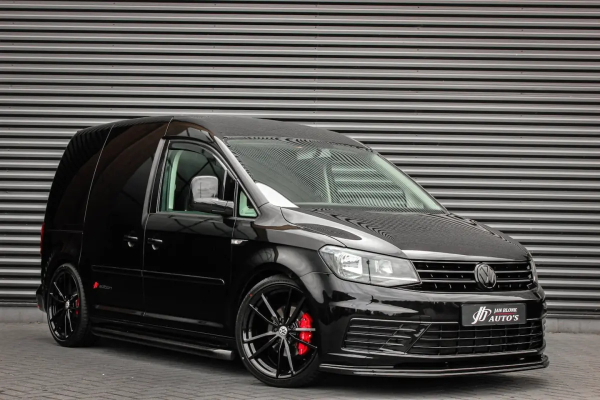2.0 TDI 185PK JB- EDITION MARGE BTW VRIJ/ FULL BLACK / SCHROEFSET / LEDEREN BEKLEDING / NI