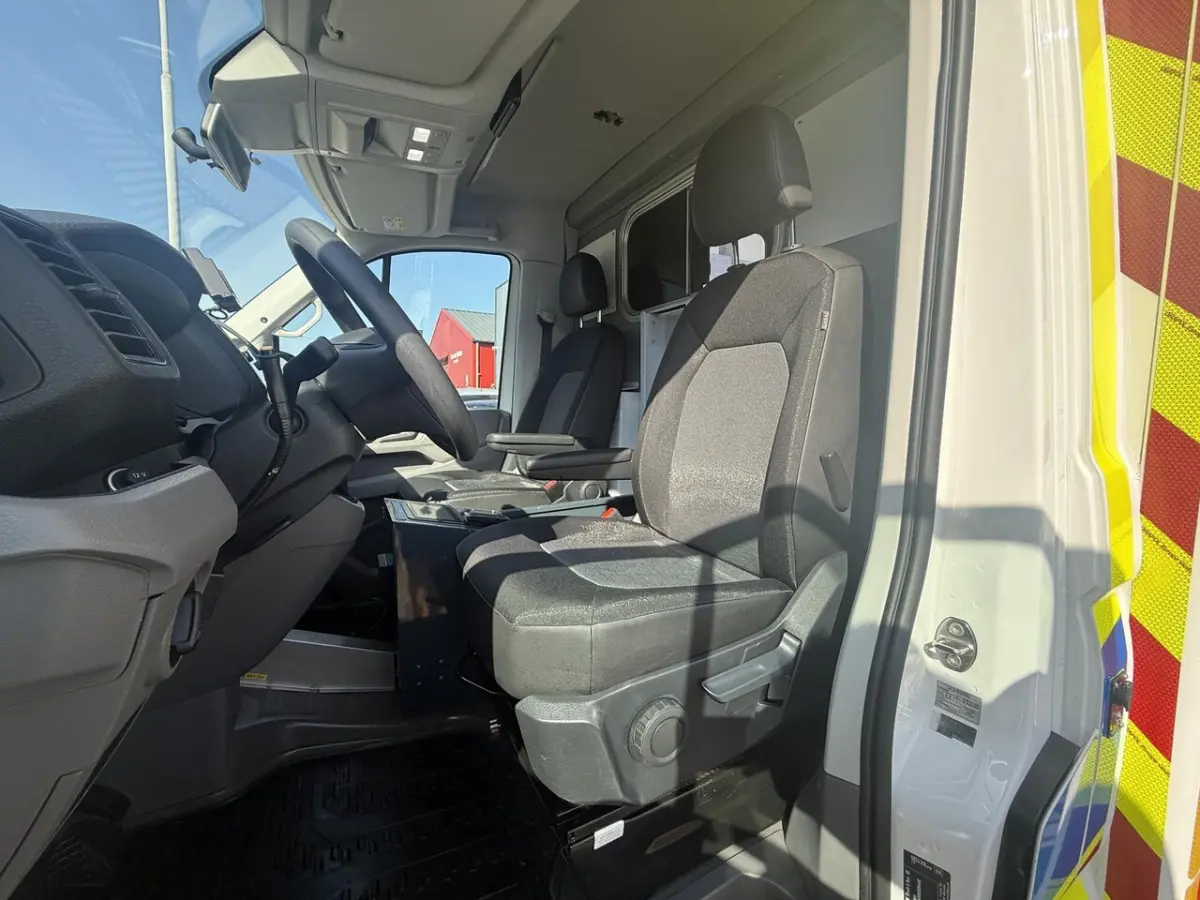 180 50 180pk Automaat 50 AMBULANCE INCL STRYKER BRANCARD VB Luchtvering