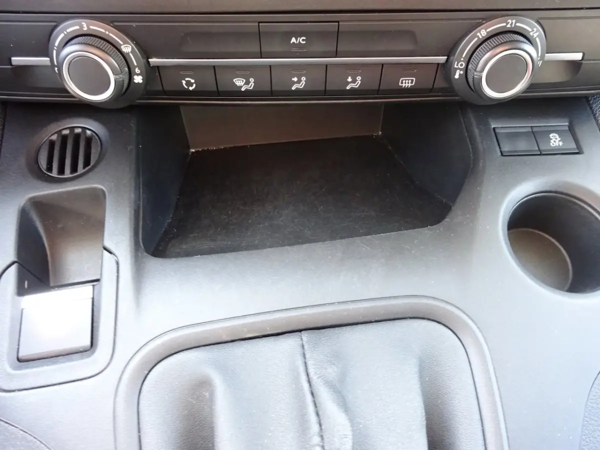 1.6 BlueHDI Club AIRCO CRUISE CONTROL NAVIGATIE PDC SCHUIFDEUR