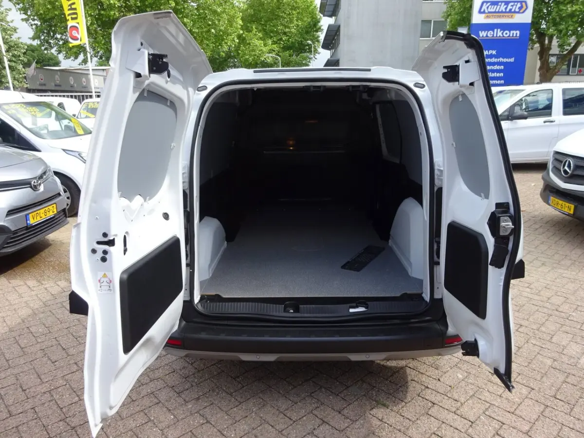 N-Connecta L2 45KW 100% ELEKTRISCH AIRCO CRUISE CARPLAY