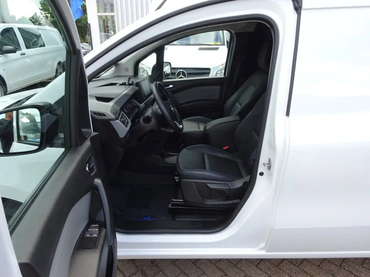 N-Connecta L2 45KW 100% ELEKTRISCH AIRCO CRUISE CARPLAY