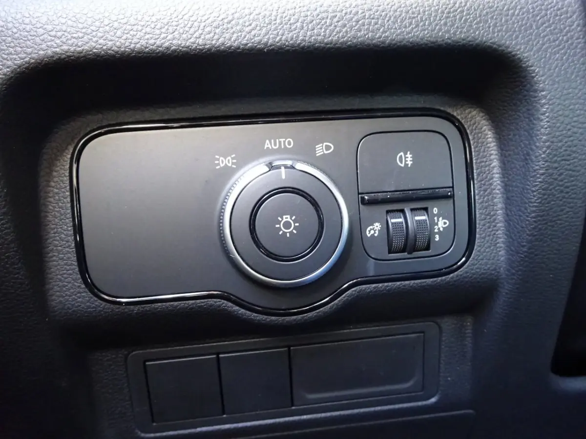 108 CDI L1 AIRCO 2 x SCHUIFDEUR EURO 6