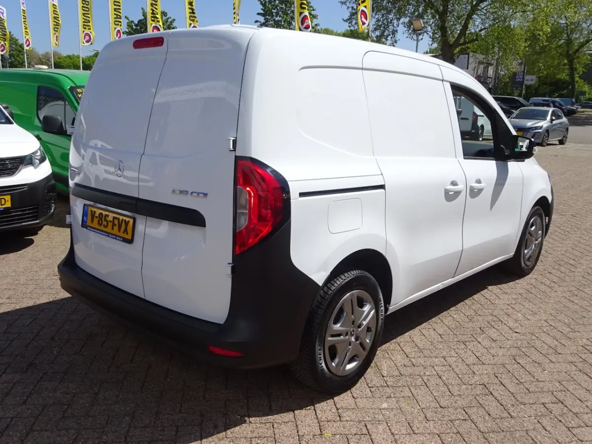 108 CDI L1 AIRCO 2 x SCHUIFDEUR EURO 6