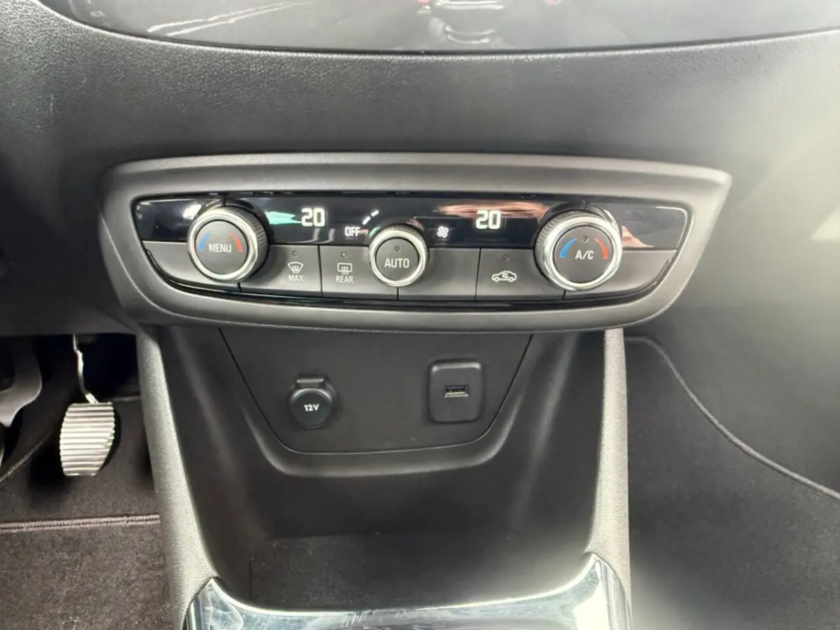 1.2 TURBO ELEGANCE 110PK AIRCO NAVI CARPLAY LMV LED
