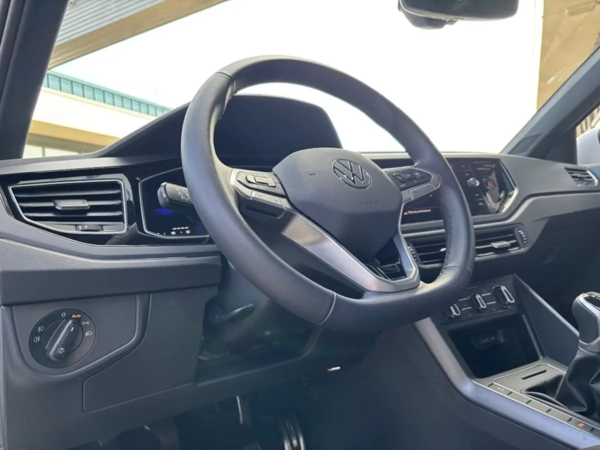 1.0 TSI R-LINE AIRCO NAVI CARPLAY PDC STOELVERW