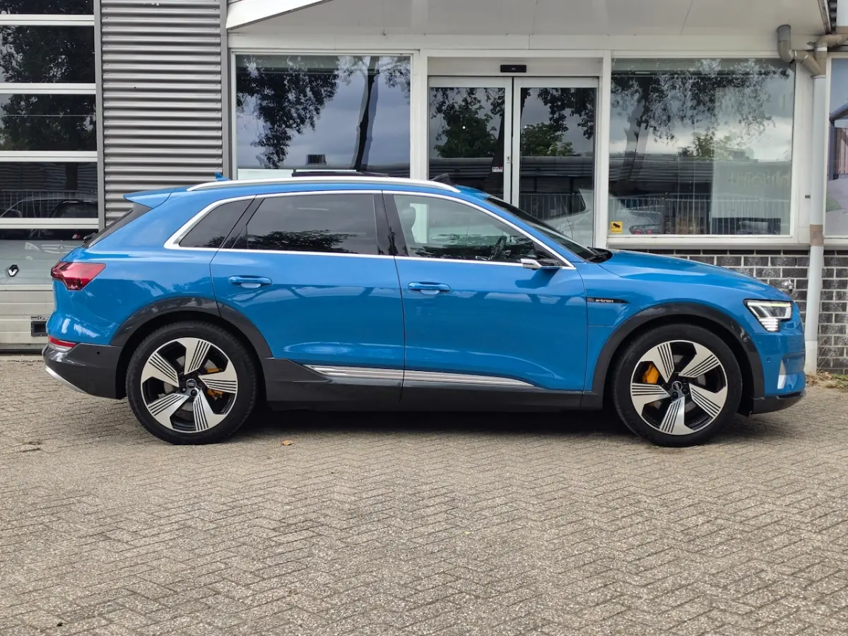 E-tron 55 quattro advanced 95 kWh Pano Leder 360 Camera