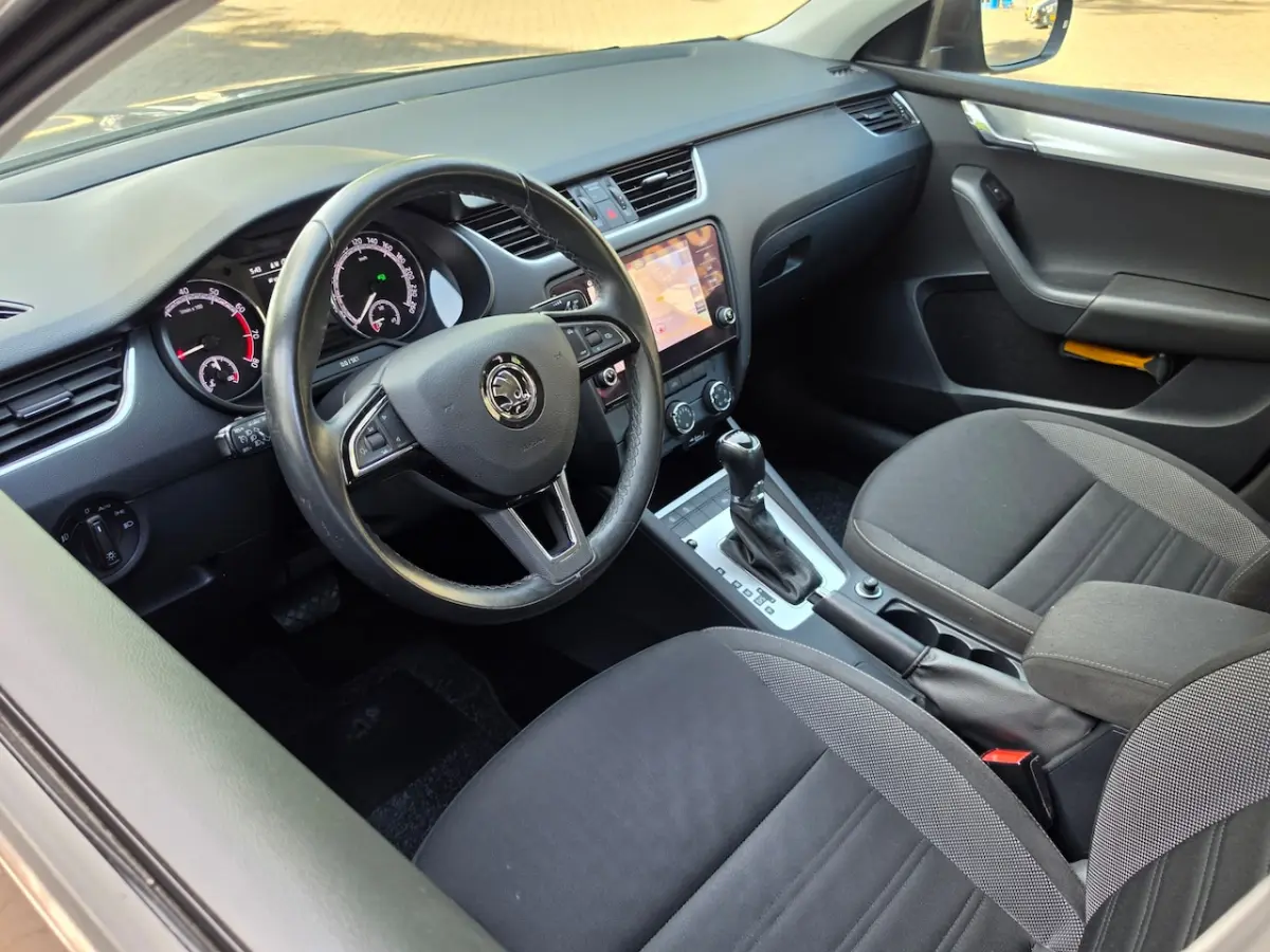 1.0 TSI Aut Dealer onderhouden Navi Carplay Nap
