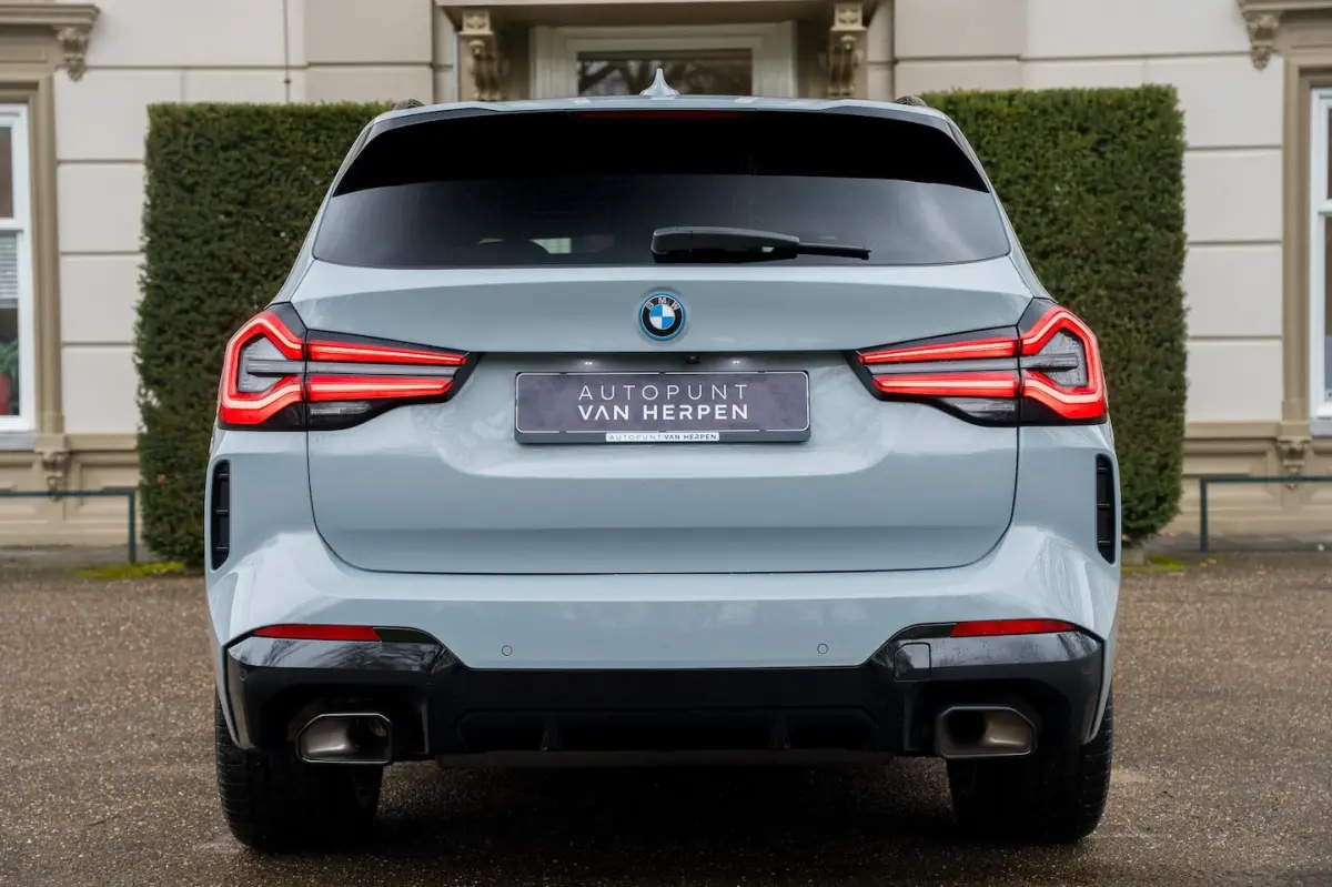 xDrive30e High Executive M-SPORT | KEYLESS | CAMERA | 20 INCH | SHADOWLINE | CARPLAY