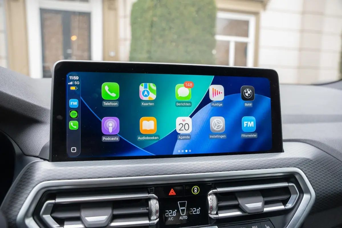 xDrive30e High Executive M-SPORT | KEYLESS | CAMERA | 20 INCH | SHADOWLINE | CARPLAY