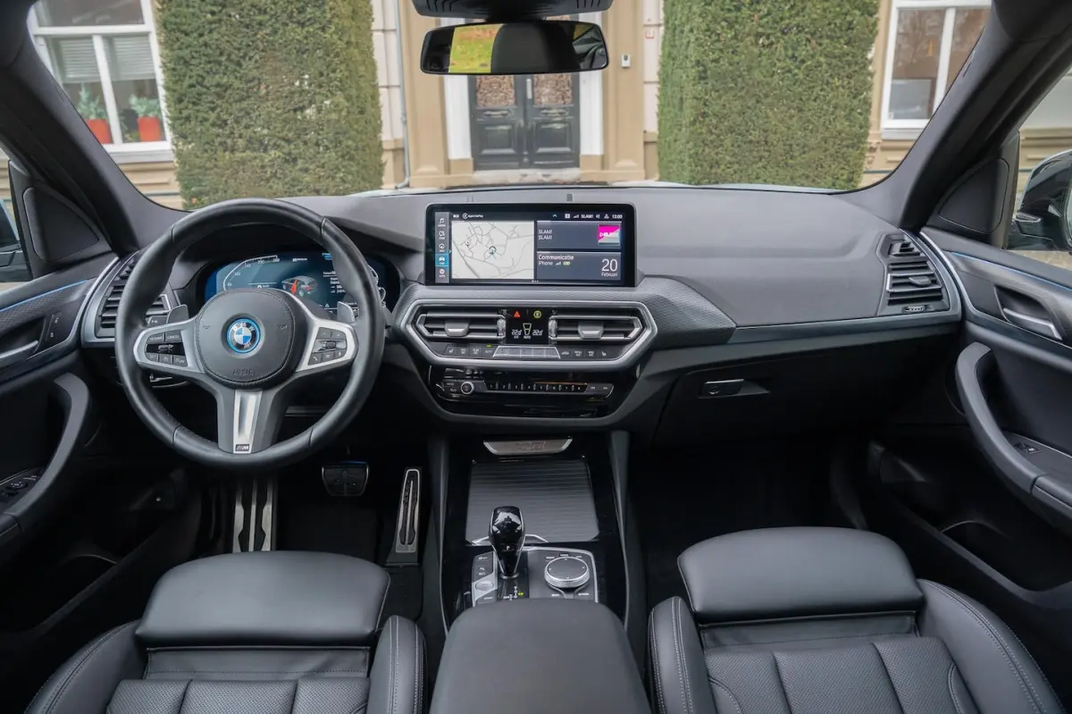 xDrive30e High Executive M-SPORT | KEYLESS | CAMERA | 20 INCH | SHADOWLINE | CARPLAY