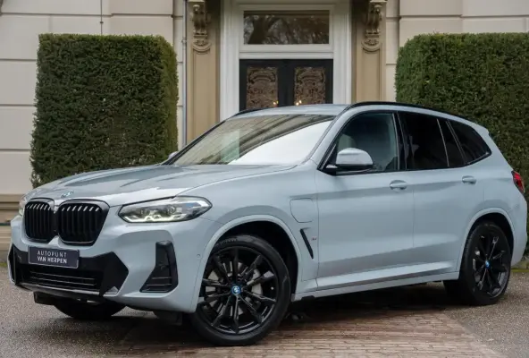 xDrive30e High Executive M-SPORT | KEYLESS | CAMERA | 20 INCH | SHADOWLINE | CARPLAY