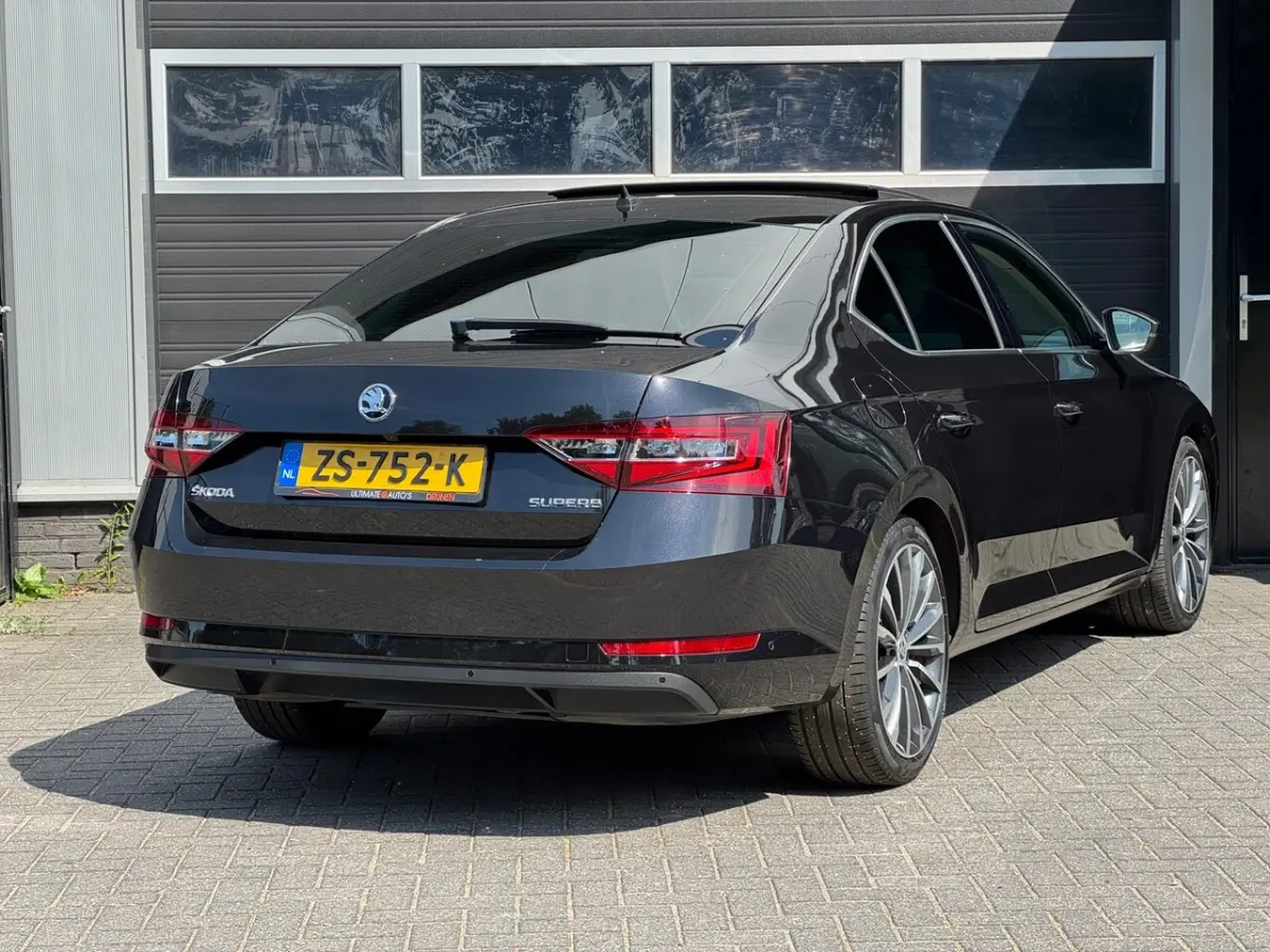 1.8 TSI Laurin & Klement Pano, Xenon/Led, Memory Stoel, Camera, Navi