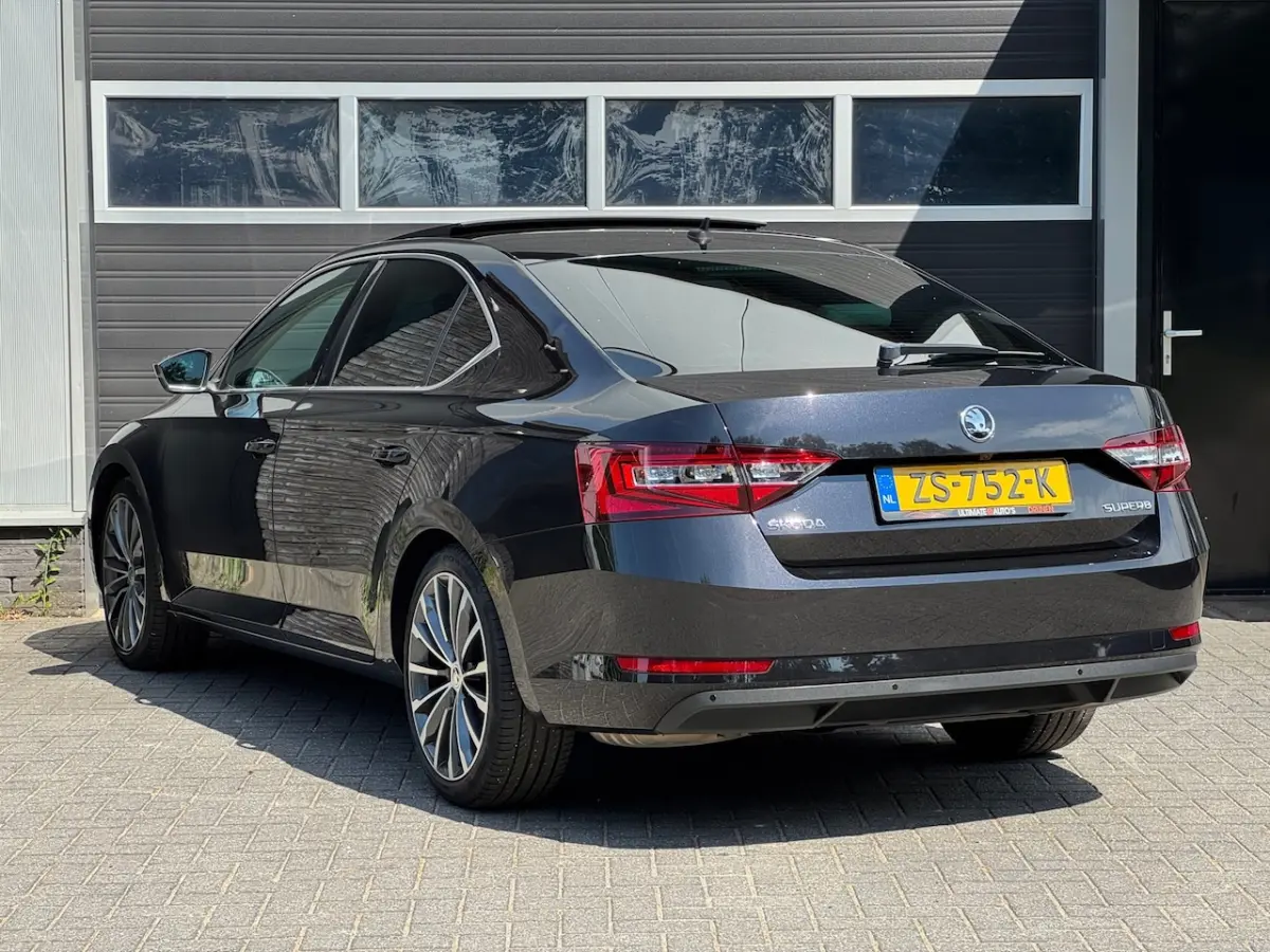 1.8 TSI Laurin & Klement Pano, Xenon/Led, Memory Stoel, Camera, Navi