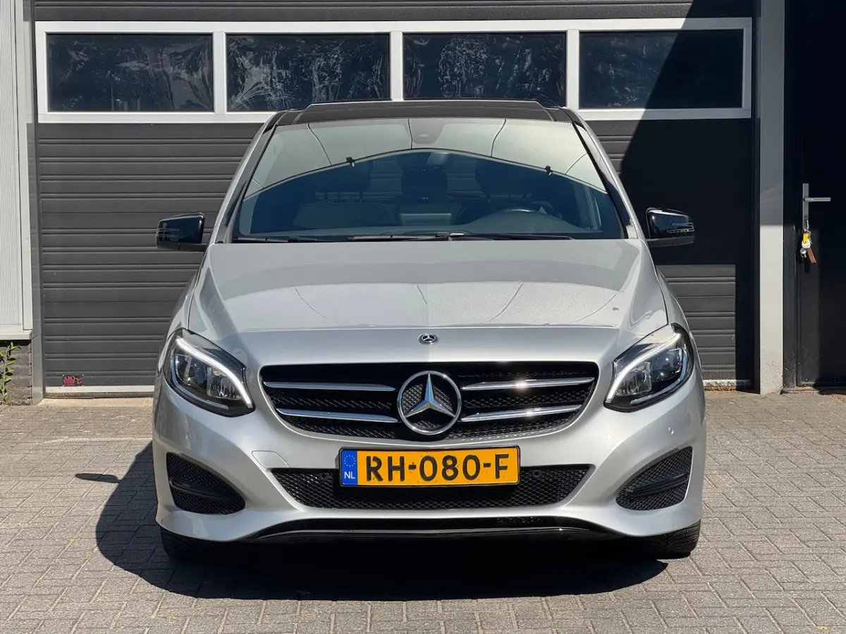 180 Ambition Xenon/Led, Pano, Cruise, NAP