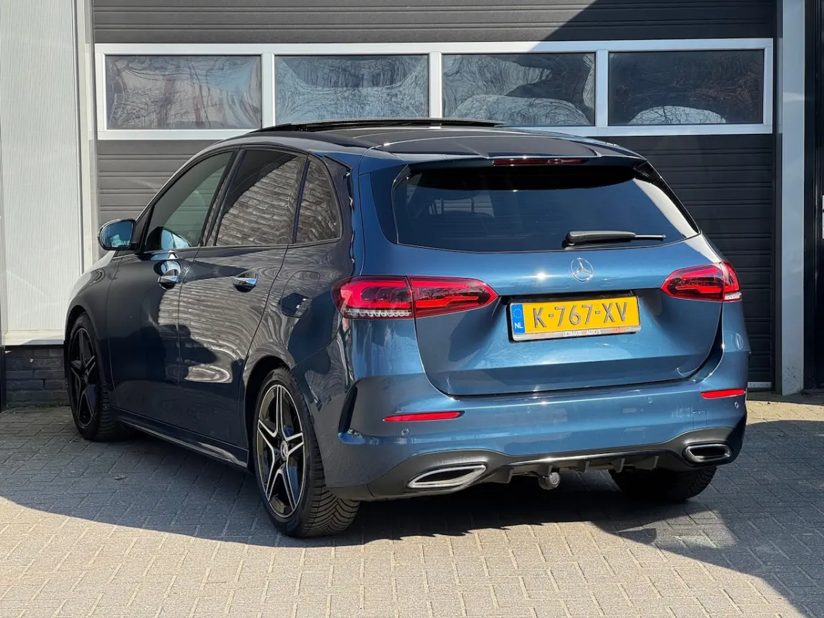 180d AMG Widescreen, Mutibeam, Memory Stoelen, Keyless, Camera, NAP