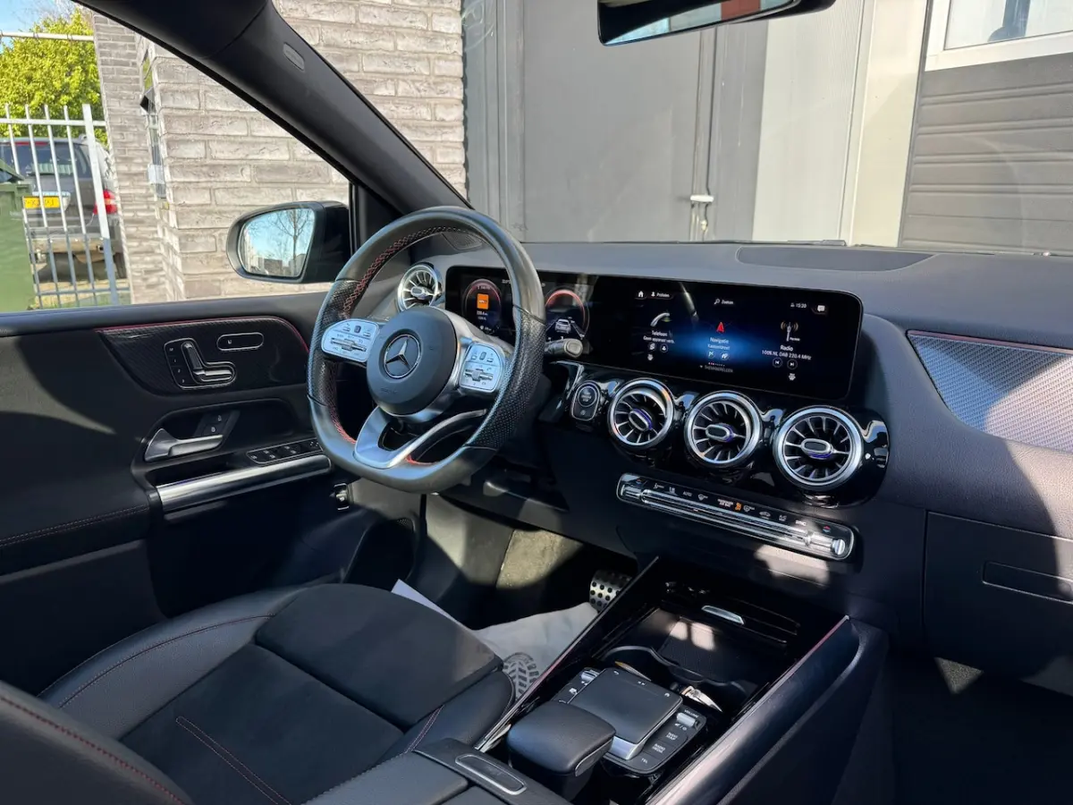 180d AMG Widescreen, Mutibeam, Memory Stoelen, Keyless, Camera, NAP