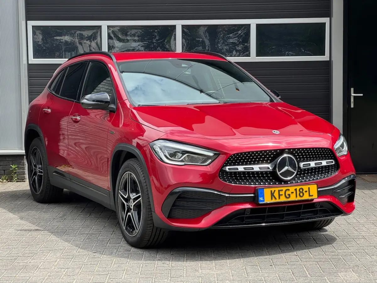 250 e AMG Line Xenon/Led, Widescreen, Camera, Ambient, Keyless, Burmester,