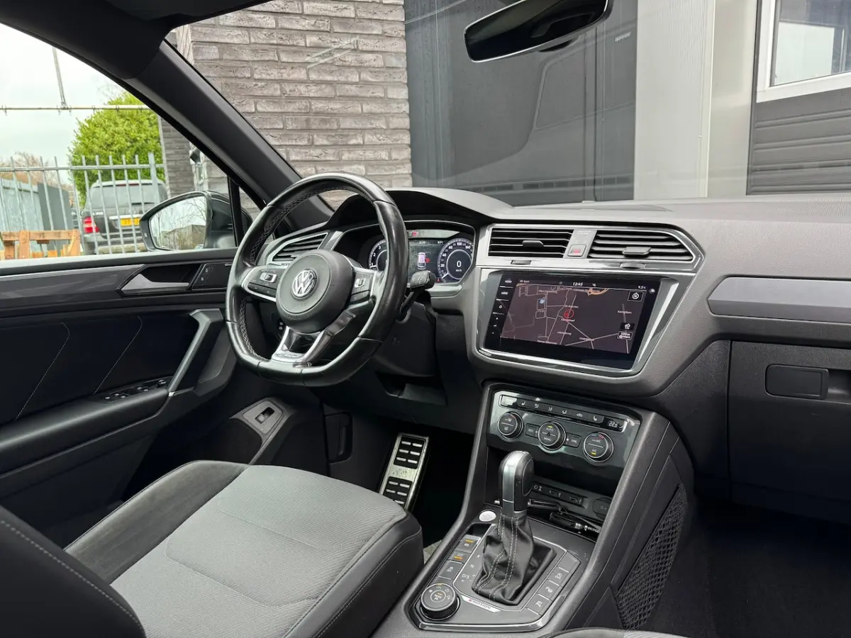 2.0 TSI DSG 4Motion 2x R Line Xenon/Led, Pano, Keyless, Virtual, 360 Camera