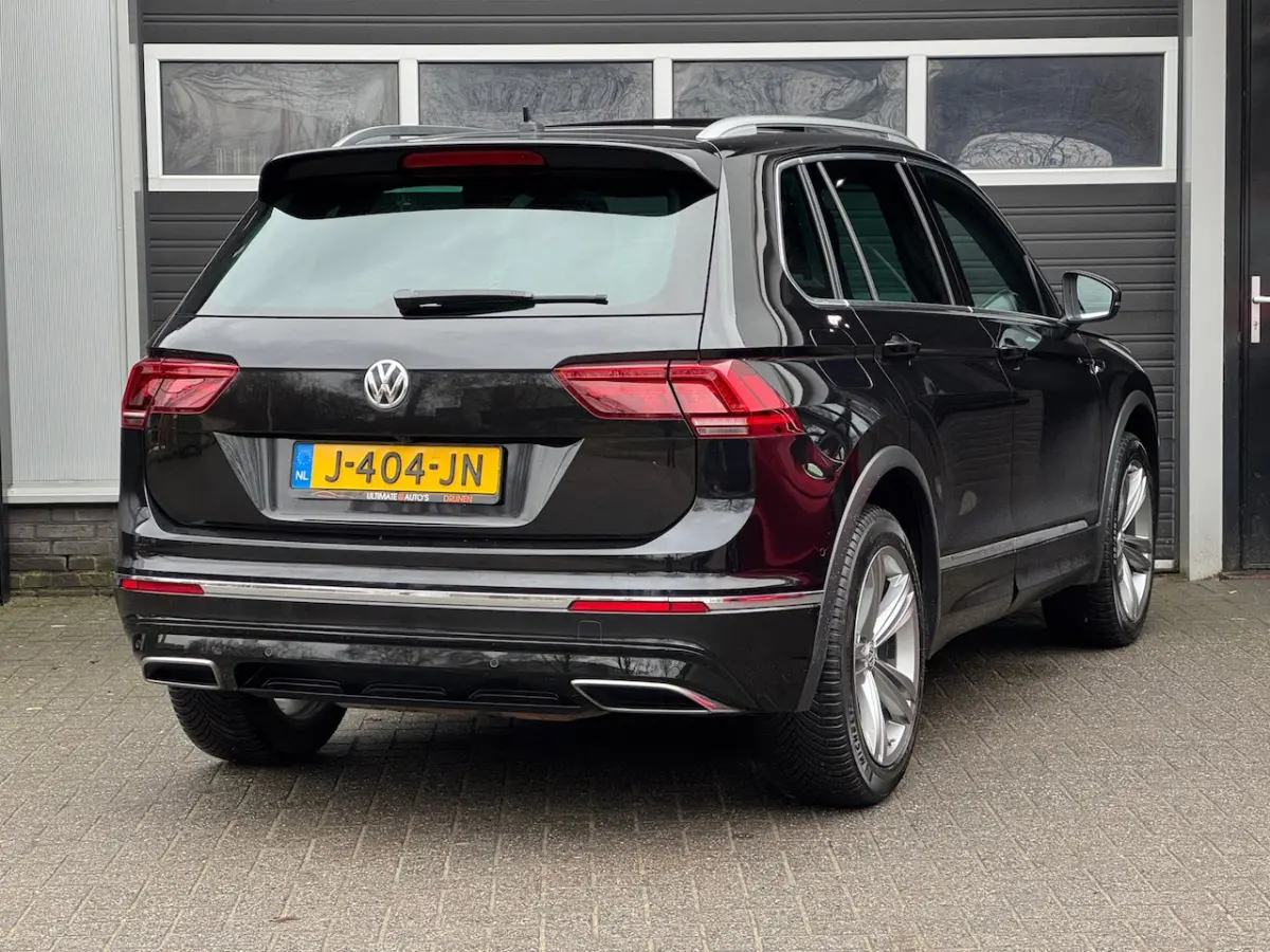 2.0 TSI DSG 4Motion 2x R Line Xenon/Led, Pano, Keyless, Virtual, 360 Camera