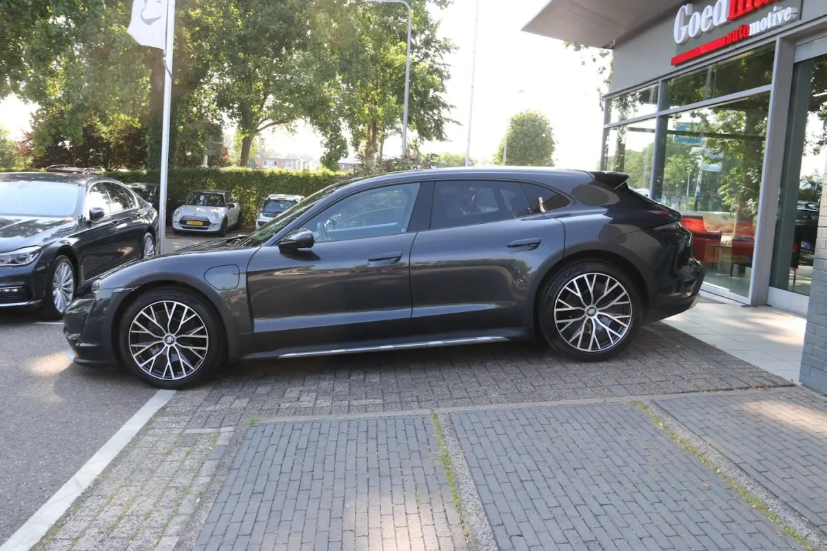 4 93 kWh INNODRIVE PANO-DAK BTW-AUTO