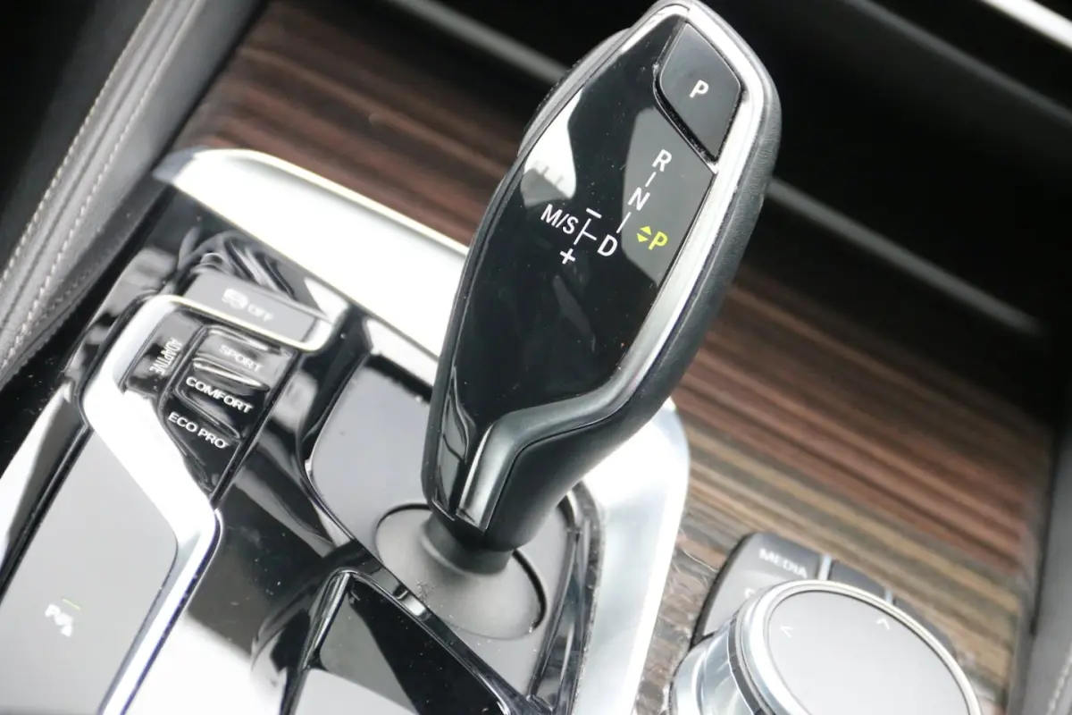 530d High Executive 17.995, - NETTO EXPORT PRICE