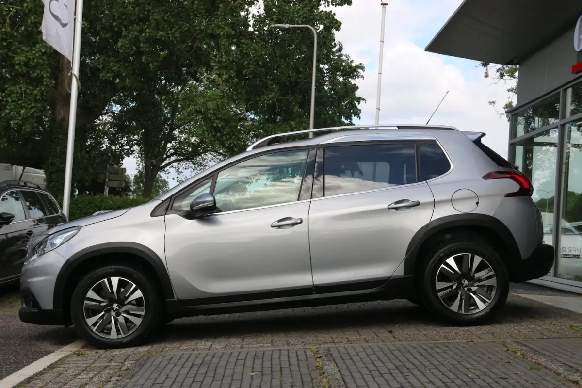 1.2 PureTech Allure AUTOMAAT NL-AUTO NAP