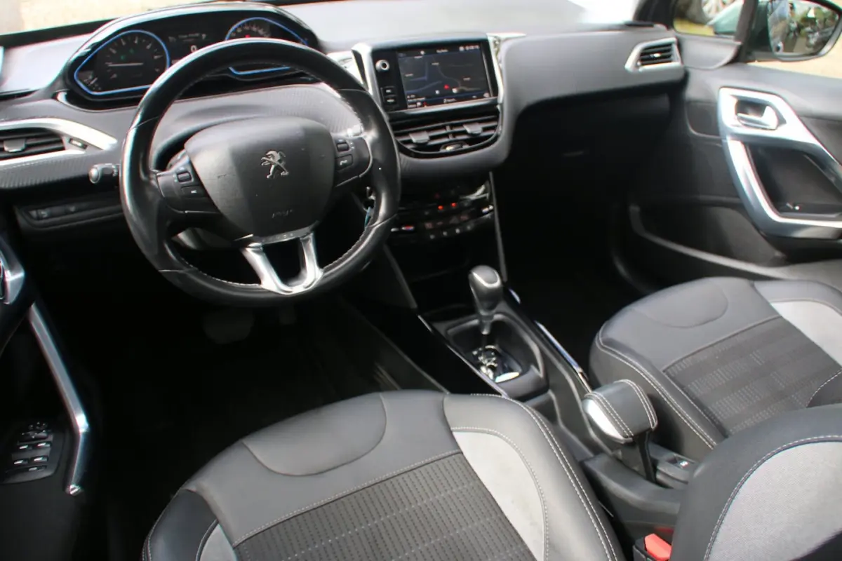 1.2 PureTech Allure AUTOMAAT NL-AUTO NAP